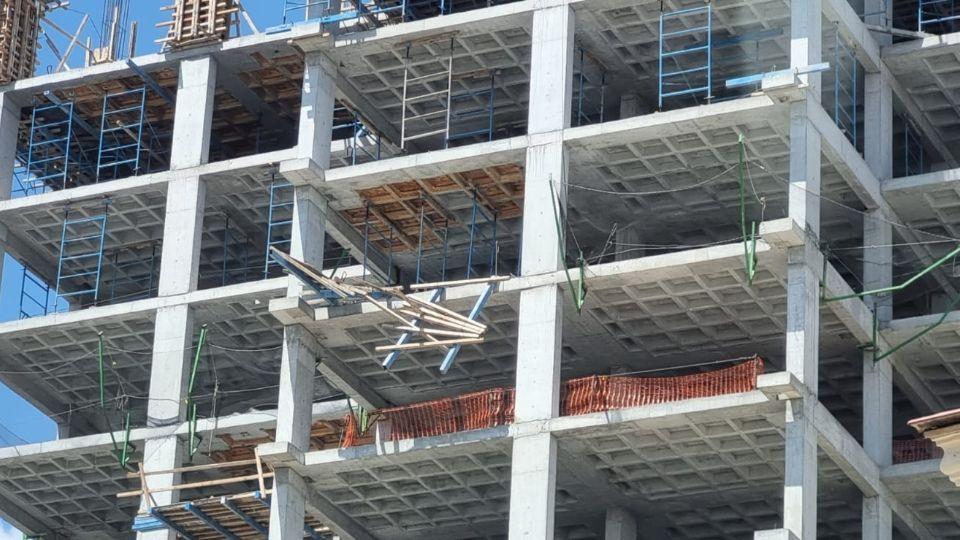 Mueren dos trabajadores tras caer de edificio en construcción en Monterrey