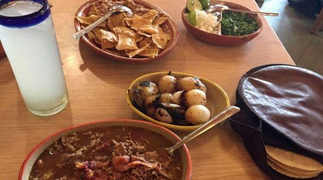 Cómo es Karne Garibaldi, el restaurante de México con la cocina más rápida del mundo
