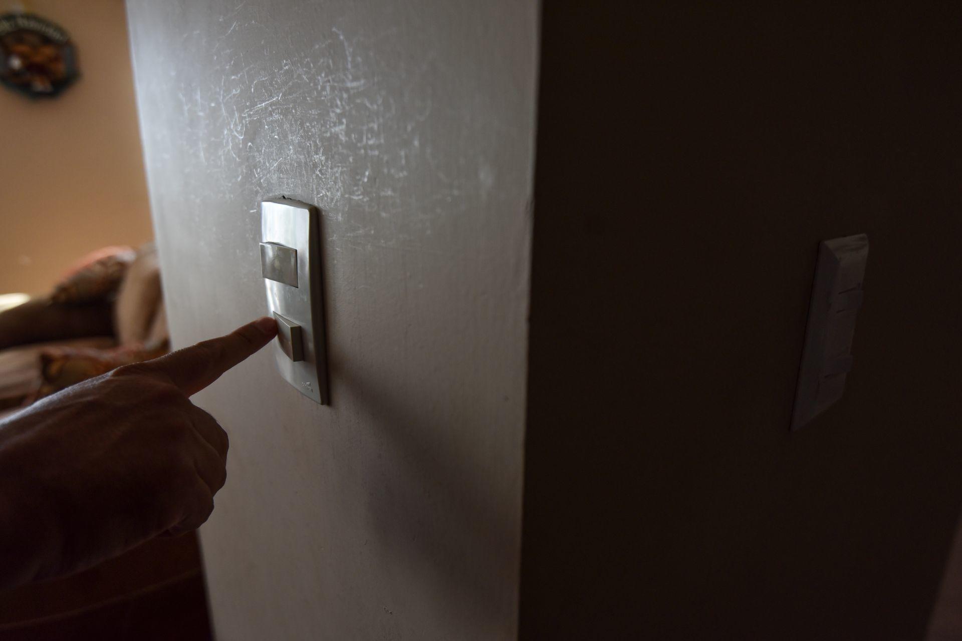AMLO pide a la población ahorrar luz de 6 a 11 pm para tener reservas en futuros apagones