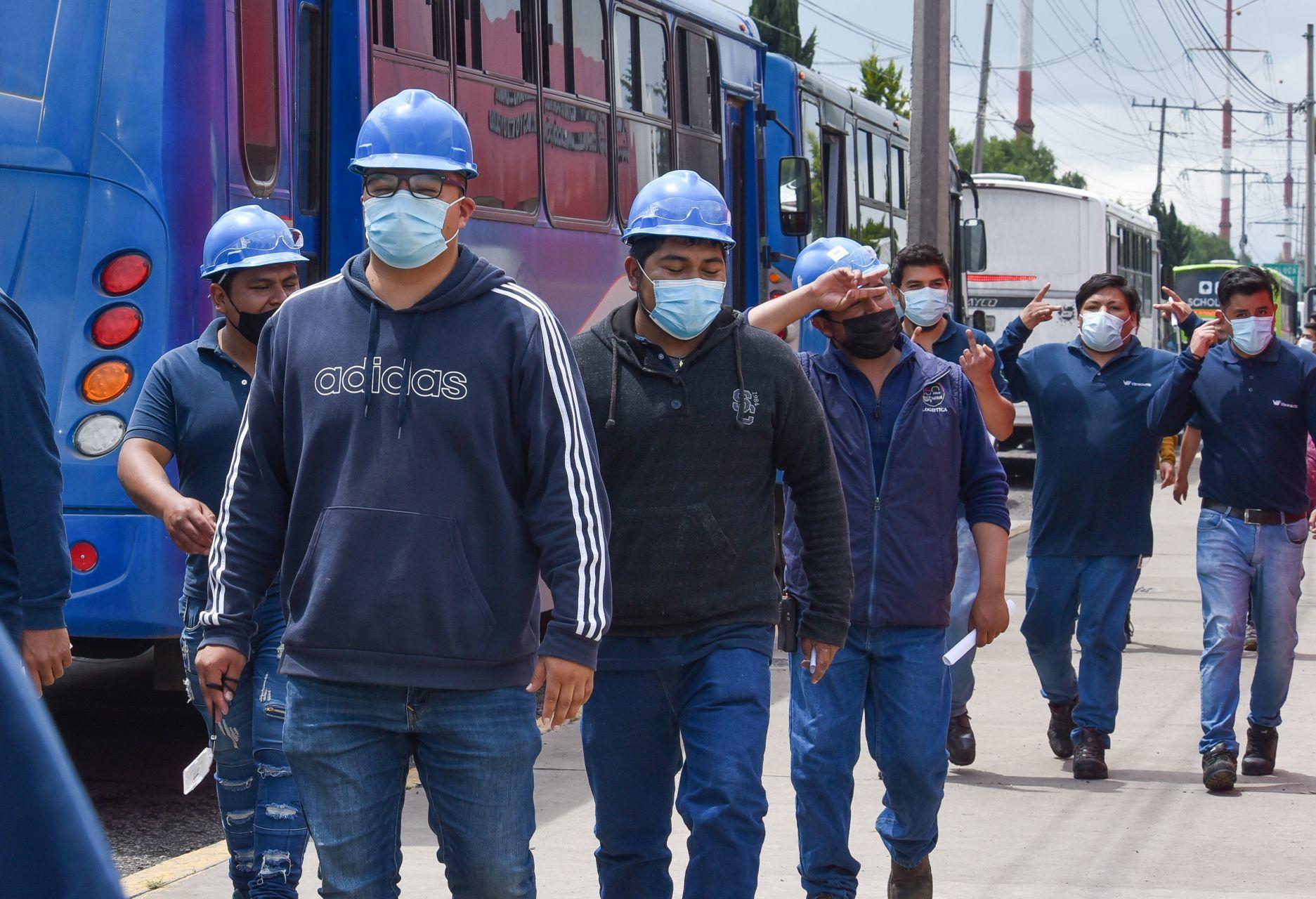 AMLO se compromete a regularizar pago de nómina a trabajadores de Colima con recursos federales