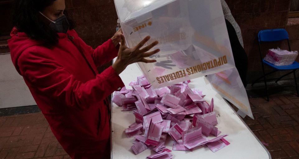 FGR abre investigación por relleno de urnas en consulta popular en Orizaba, Veracruz