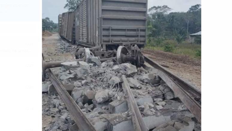 Ferrocarril del Istmo de Tehuantepec se descarrila; tramo afectado es parte del Corredor Interoceánico
