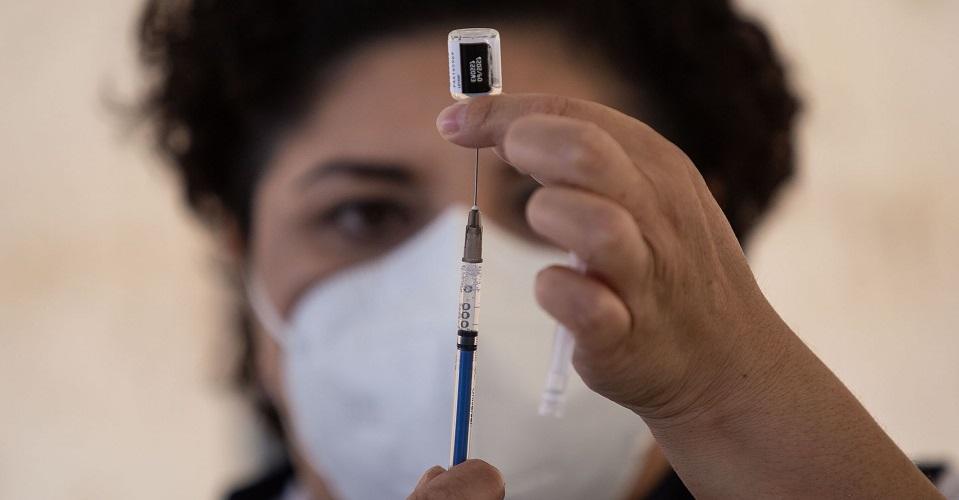 Comité de expertos de Cofepris recomienda aplicar vacuna COVID de Pfizer a mayores de 12 años