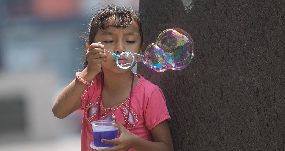 Mayoría de mexicanos cree que antes las familias eran mejores para atender a los niños