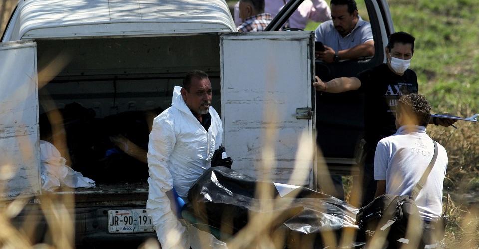 Encuentran 19 cuerpos en un canal de Jalisco; ya hay una persona identificada
