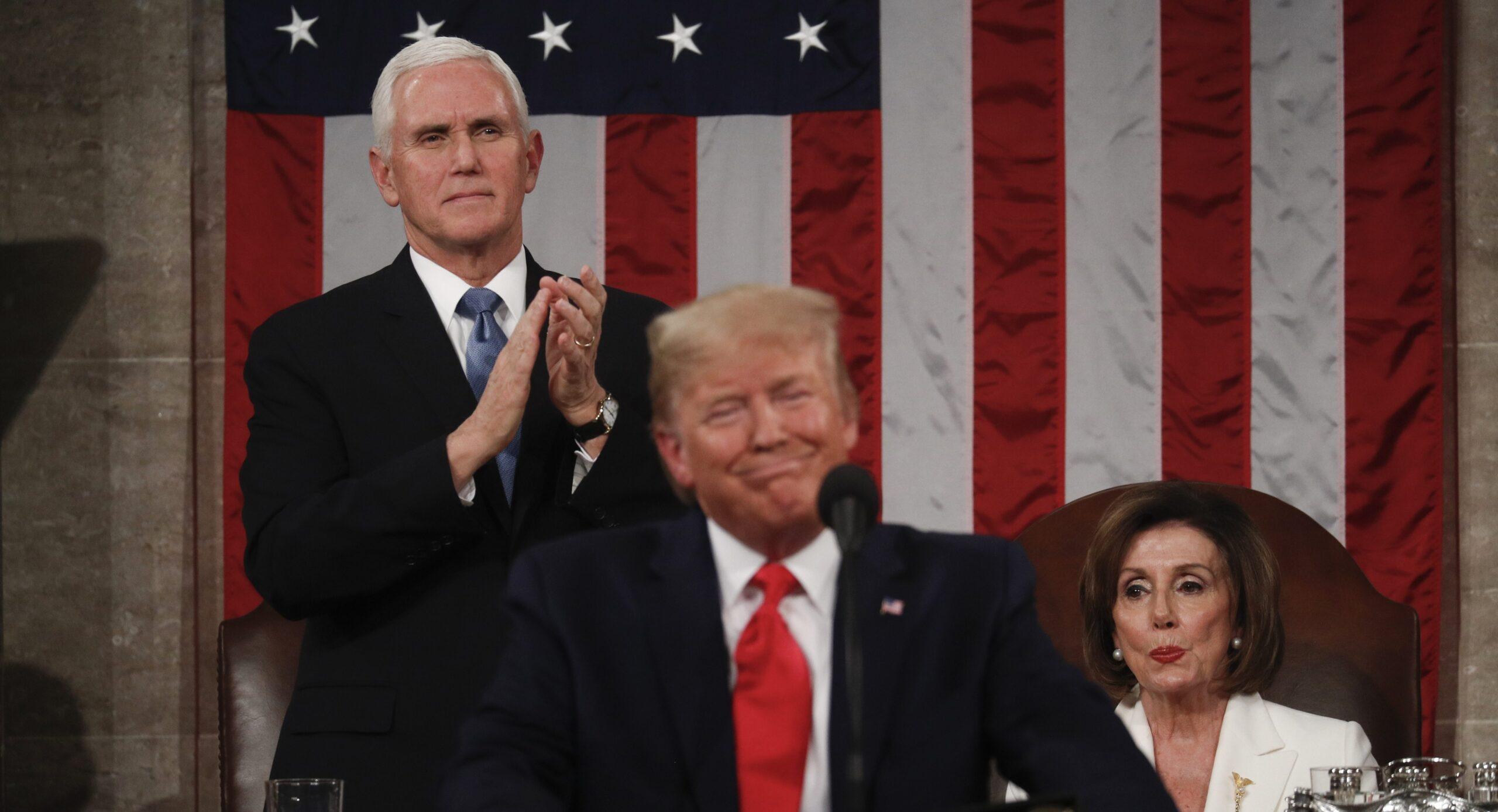 Trump llama “criminales” a migrantes y amenaza con un “alto y poderoso muro”