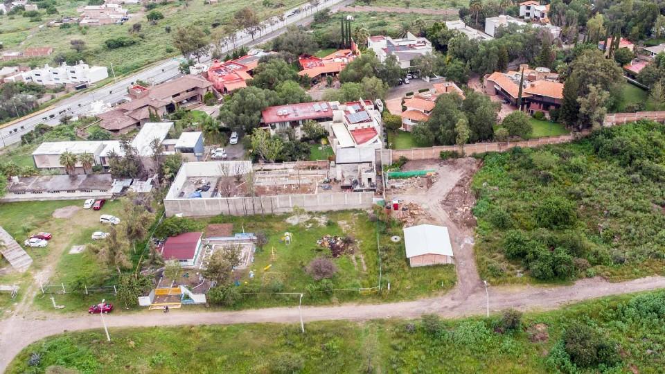Municipio de León quita terreno a kínder para ampliar residencia de empresario