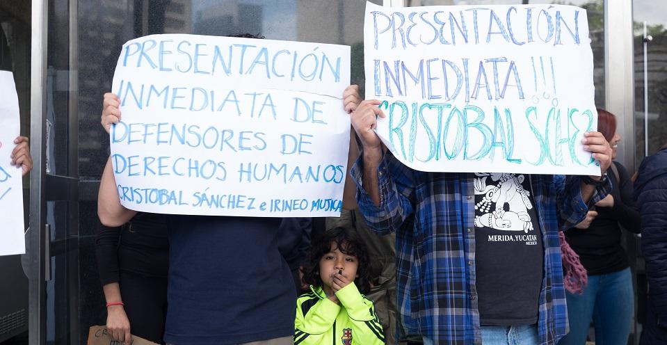 Los defensores de migrantes Cristóbal Sánchez e Irineo Mujica quedan libres