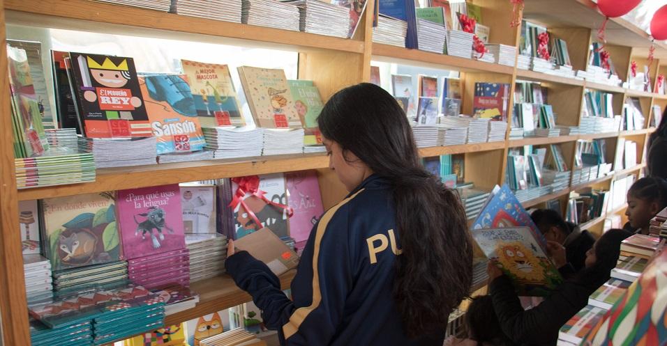 Leer por placer y a bajo costo: el plan del gobierno de AMLO para promover la lectura