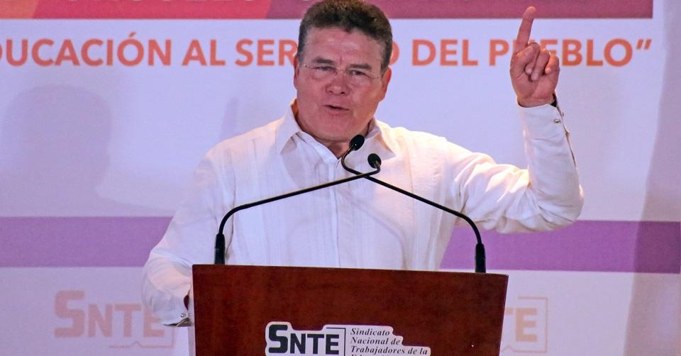 Juan Díaz de la Torre solicita licencia para dejar el mando del SNTE