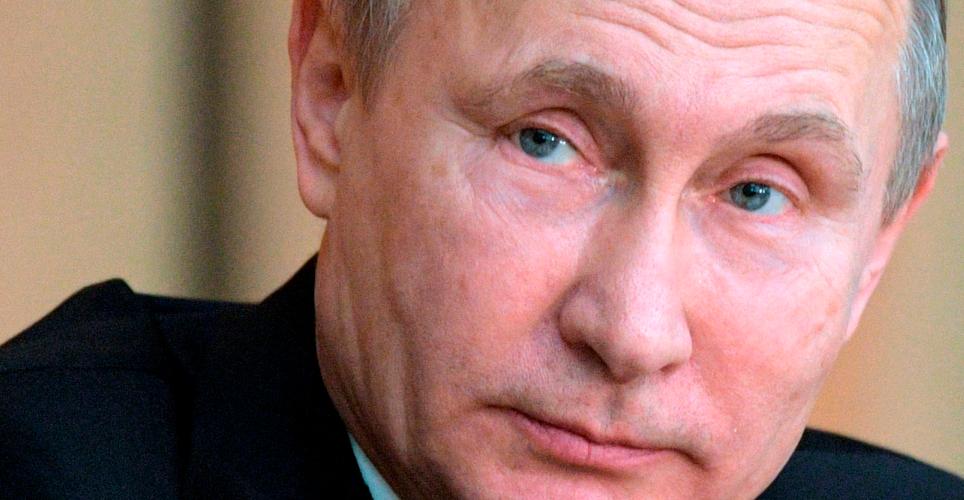 Son peores que prostitutas, dice Putin respecto a autores de un reporte sobre Trump