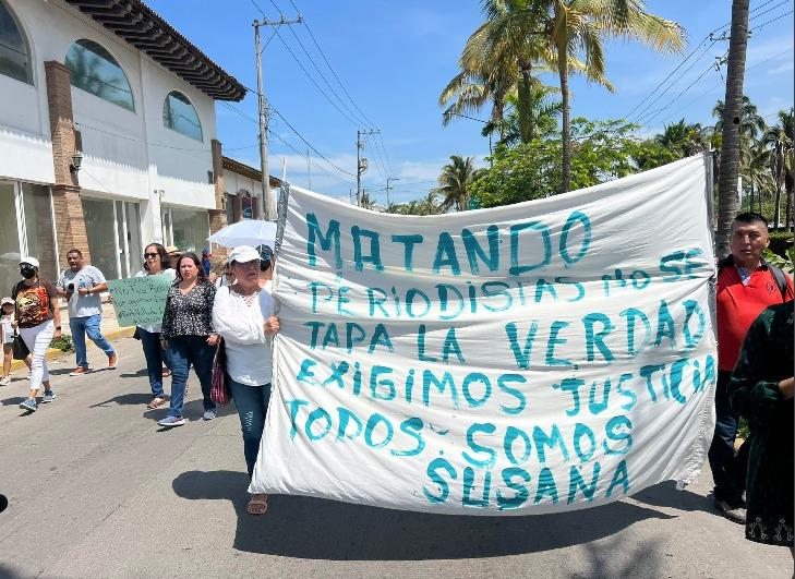 “No fue robo, fue atentado”: Protestan en Puerto Vallarta por agresión contra periodista Susana Carreño