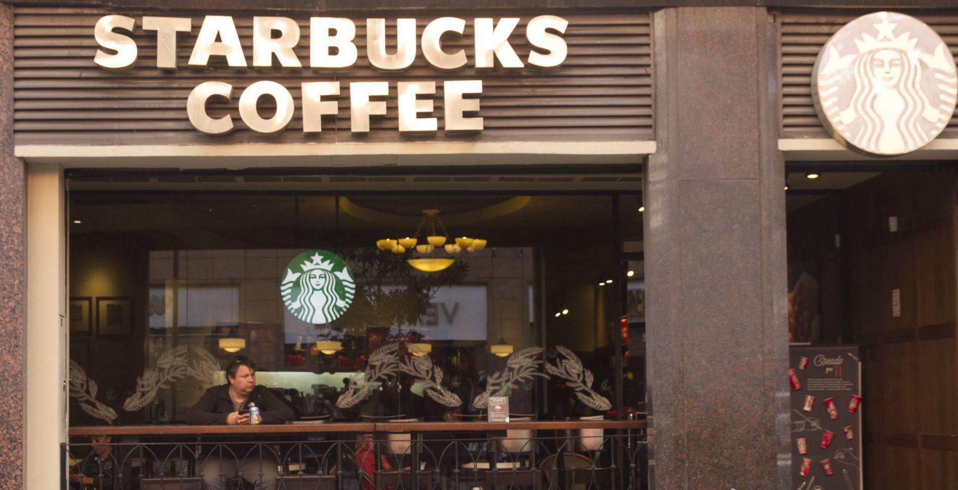 Alsea, operador de firmas como Starbucks o Burger King, recorta empleos en México por COVID-19