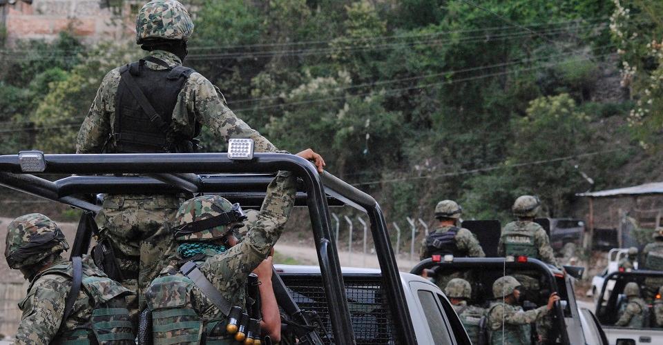 Enfrentamiento entre militares y presuntos delincuentes en Guerrero deja un capitán y seis civiles muertos