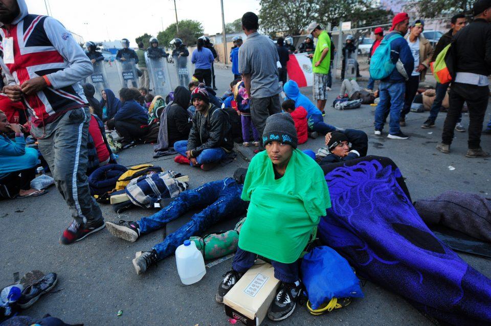 Alcalde de Tijuana dice que necesita 500 mil pesos diarios para atender a migrantes; declara crisis humanitaria