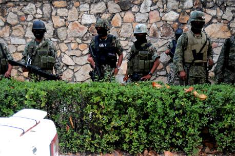 Hallan dos muertos cerca de penal en Acapulco