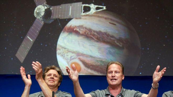 Sonda espacial Juno de la NASA ingresa con éxito en órbita de Júpiter tras arriesgada maniobra