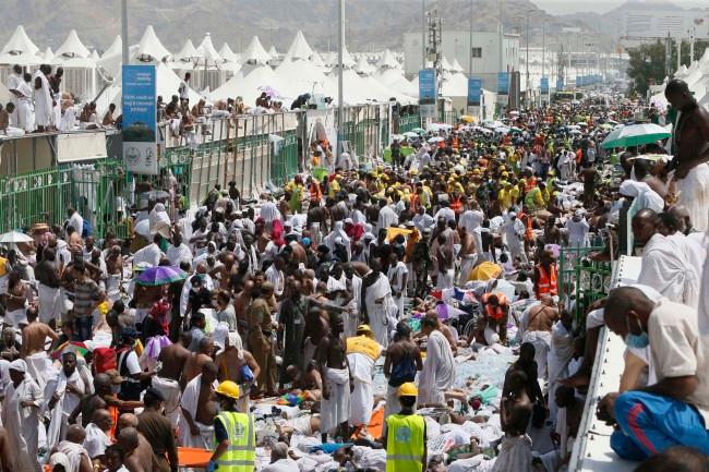 Al menos 717 muertos y 863 heridos por una estampida durante peregrinación a La Meca