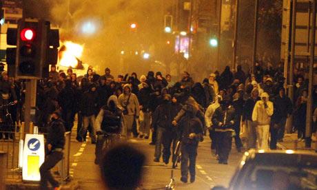 #LondonRiots <br> bajo la lupa de <i>The Guardian</i>
