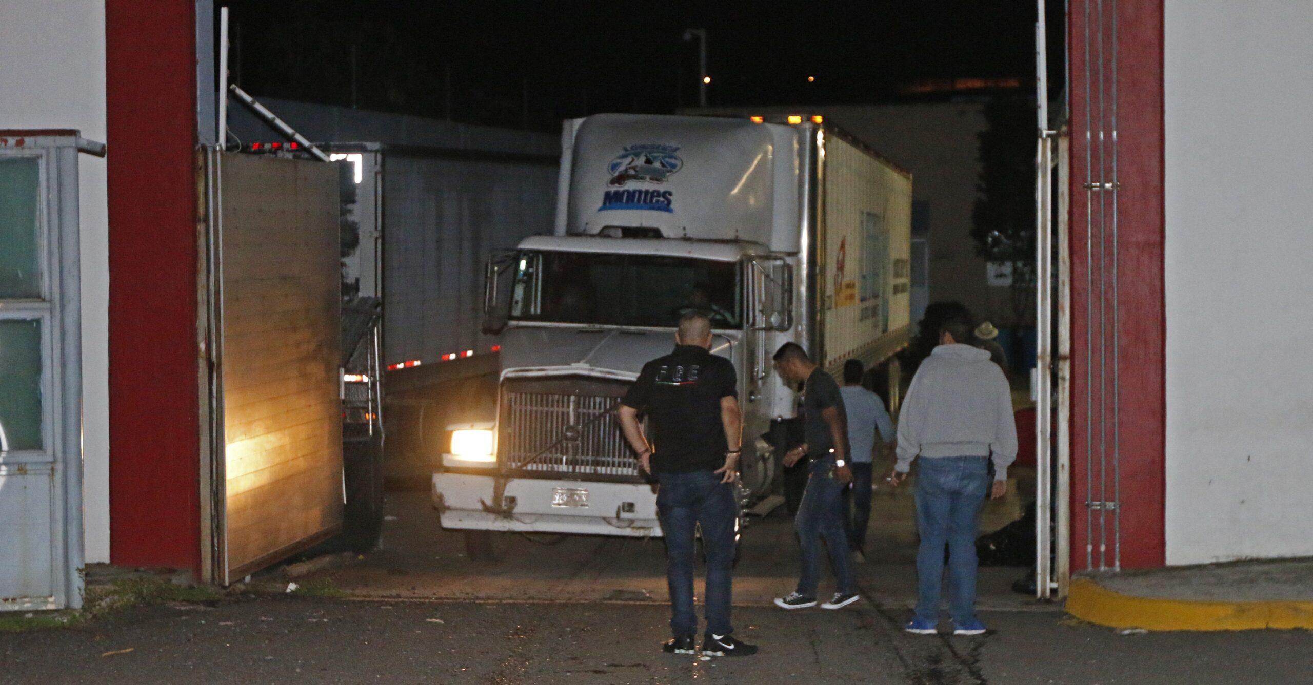 Guerrero, Veracruz y BC contratan tráilers para almacenar cuerpos por saturación de morgues