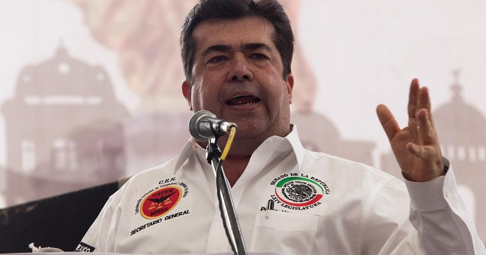 Líder sindical Pedro Haces efectuó presuntos contratos irregulares con gobiernos de Duarte y Borge, según Notimex