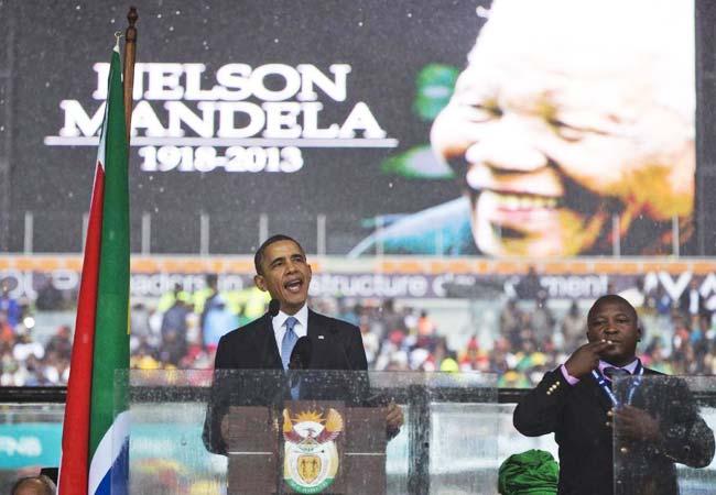 Acusan de “impostor” al intérprete de la ceremonia de Mandela