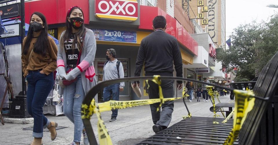 Cancelar fiestas y arresto por no usar cubrebocas: las medidas en Nuevo León por repunte de COVID