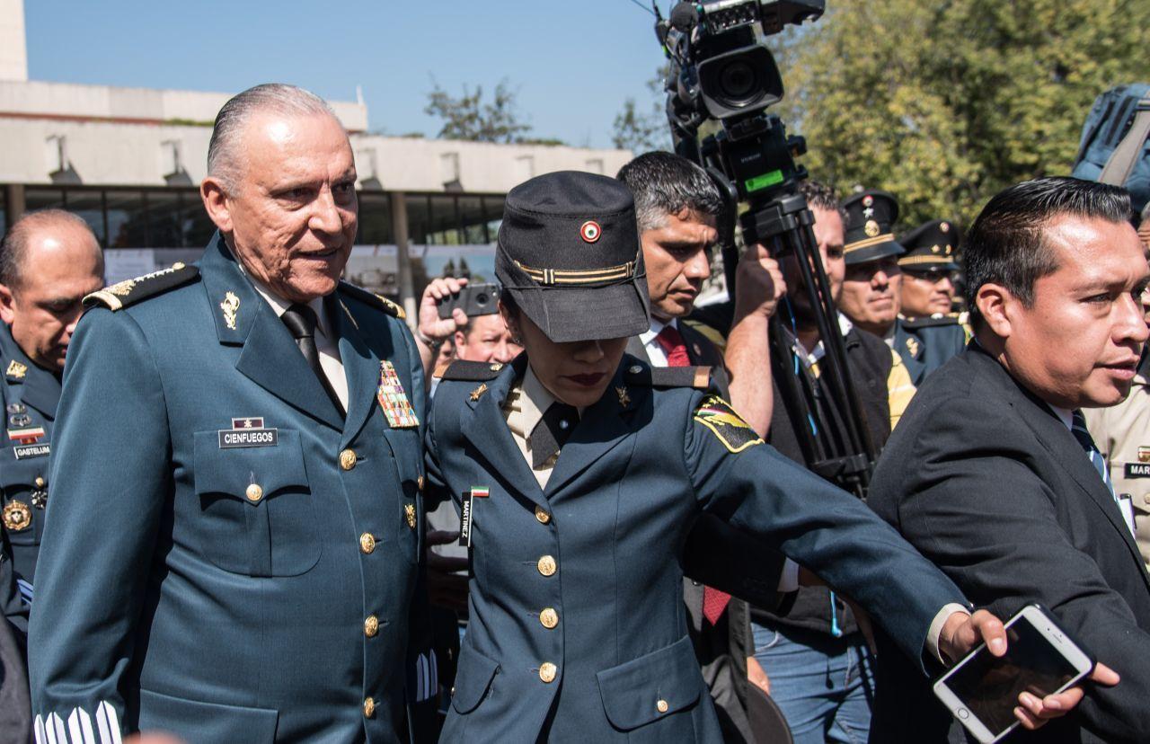 Salvador Cienfuegos llega a México; se le notificó investigación en su contra, dice la Fiscalía