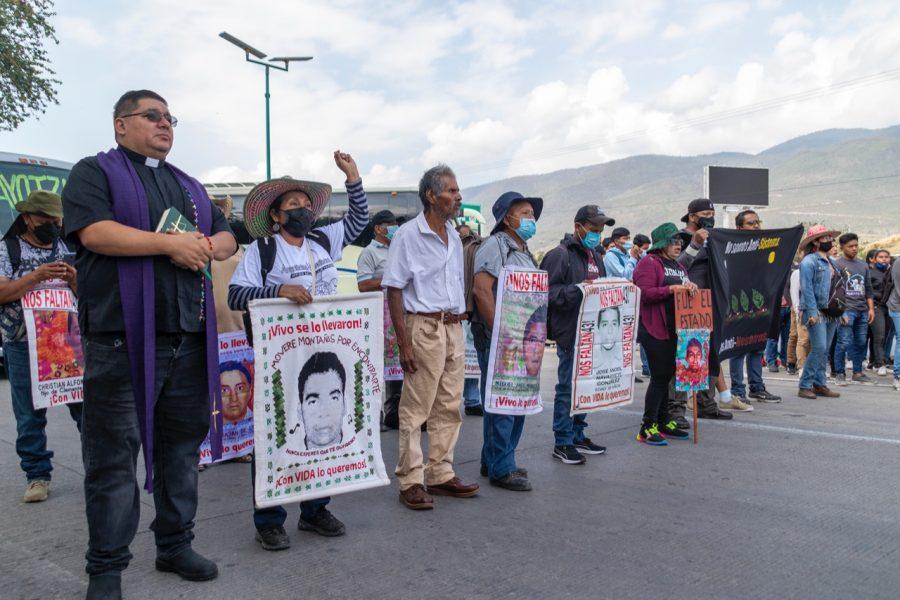 “¿Dónde está la justicia que nos prometió en campaña?”: familias de Ayotzinapa reclaman a AMLO y exigen investigar a la Marina