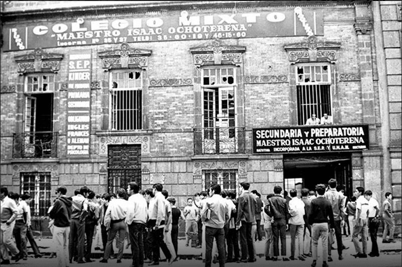 1968: Caos en el Centro; policías toman entradas a CU y sedes del Poli