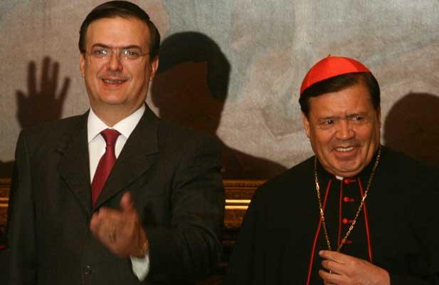 Revela Ebrard que habló con cardenal Rivera sobre demanda