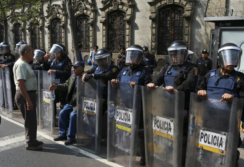 Sinaloa y Veracruz, las entidades con mayor porcentaje de policías reprobados que siguen activos