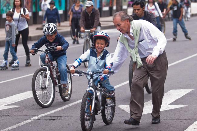 Zonas metropolitanas invierten sólo 3% en movilidad peatonal y ciclista