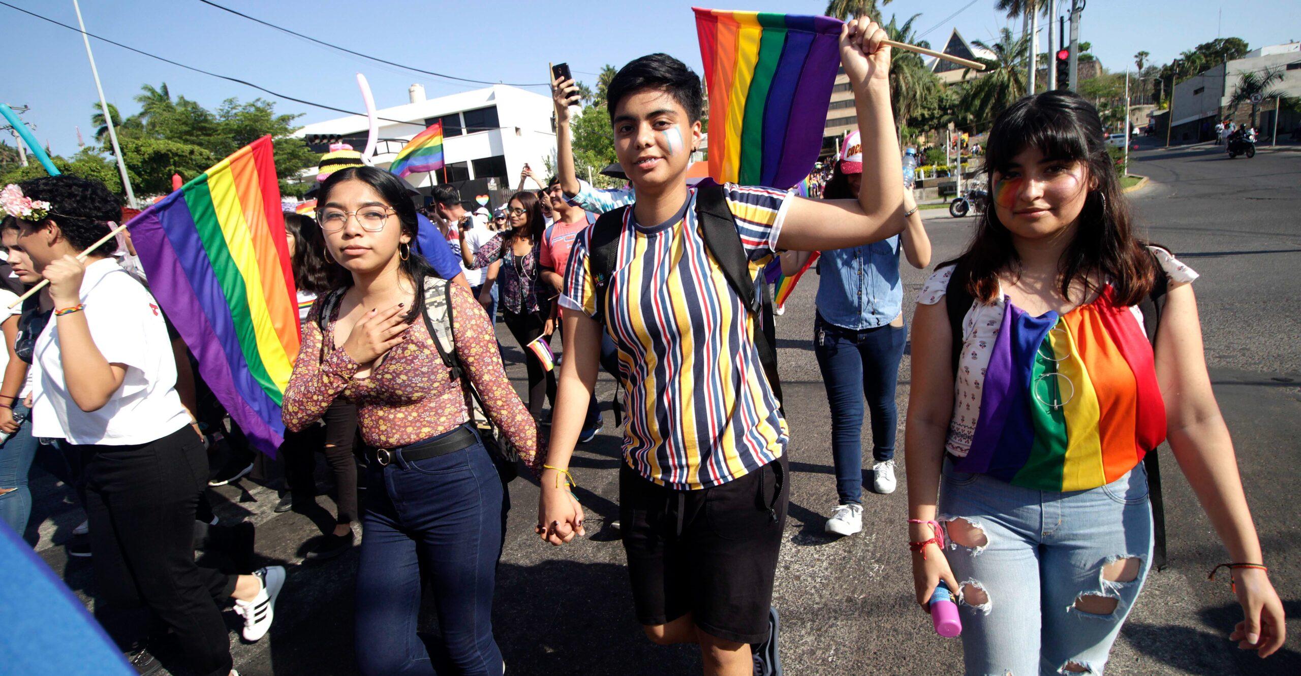 Entre protestas, Congreso de Zacatecas dice no al matrimonio igualitario