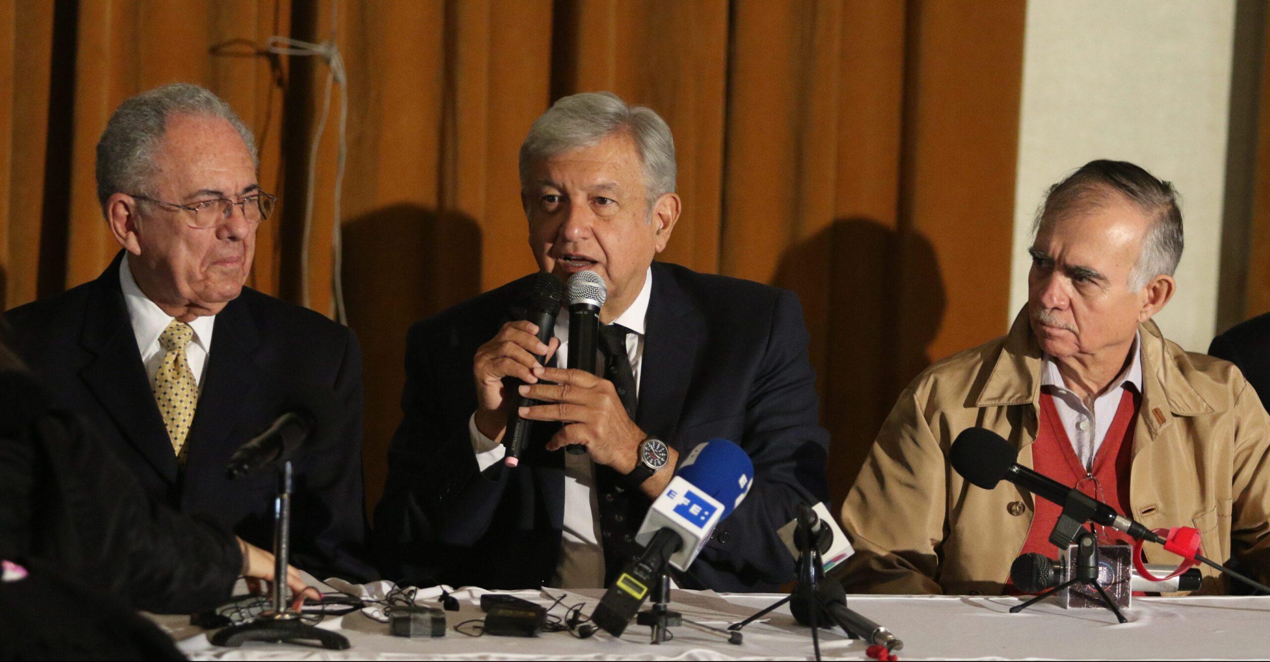 ¿Puede López Obrador realizar una consulta sobre el Nuevo Aeropuerto? Esto dice la ley
