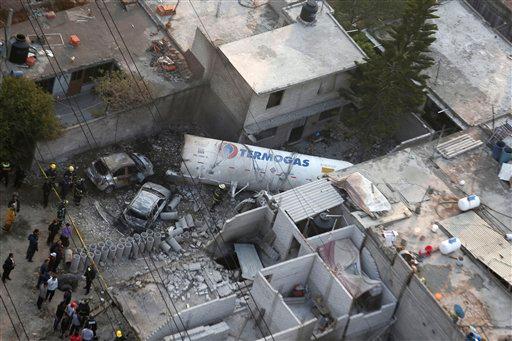 Siguen hospitalizados 13 por explosión de pipa en Edomex