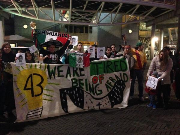 Así se organizó la protesta por Ayotzinapa en el México-Holanda