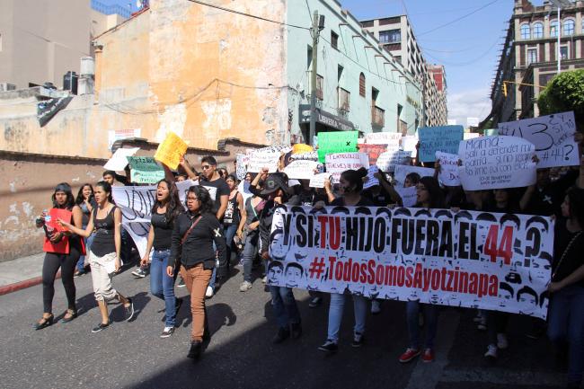 México marcha por Ayotzinapa