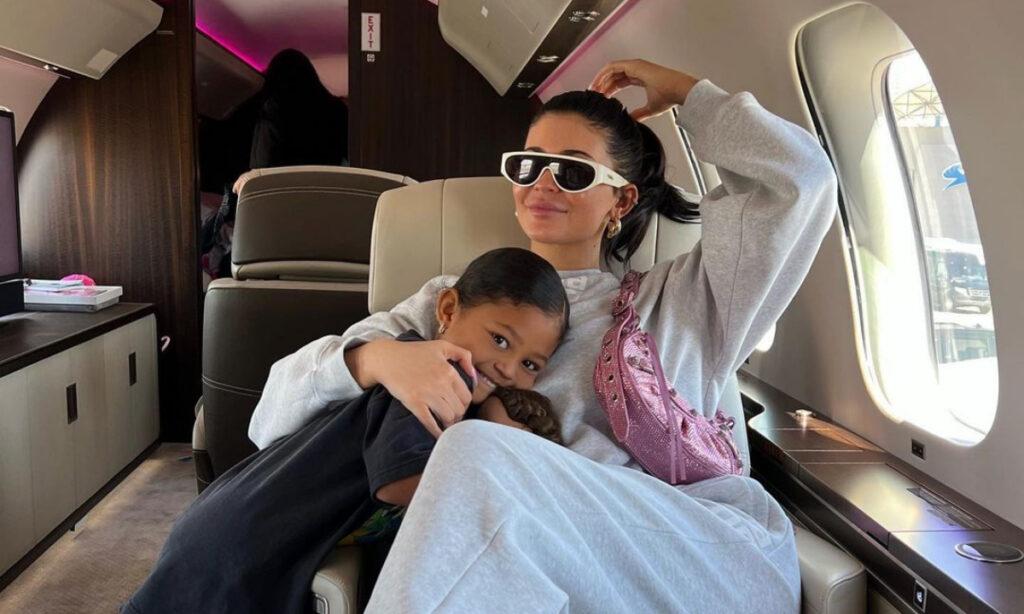 *¿Cuánto contaminan los ricos del mundo?* Hablemos de Kylie Jenner y su viaje en jet de 3 minutos