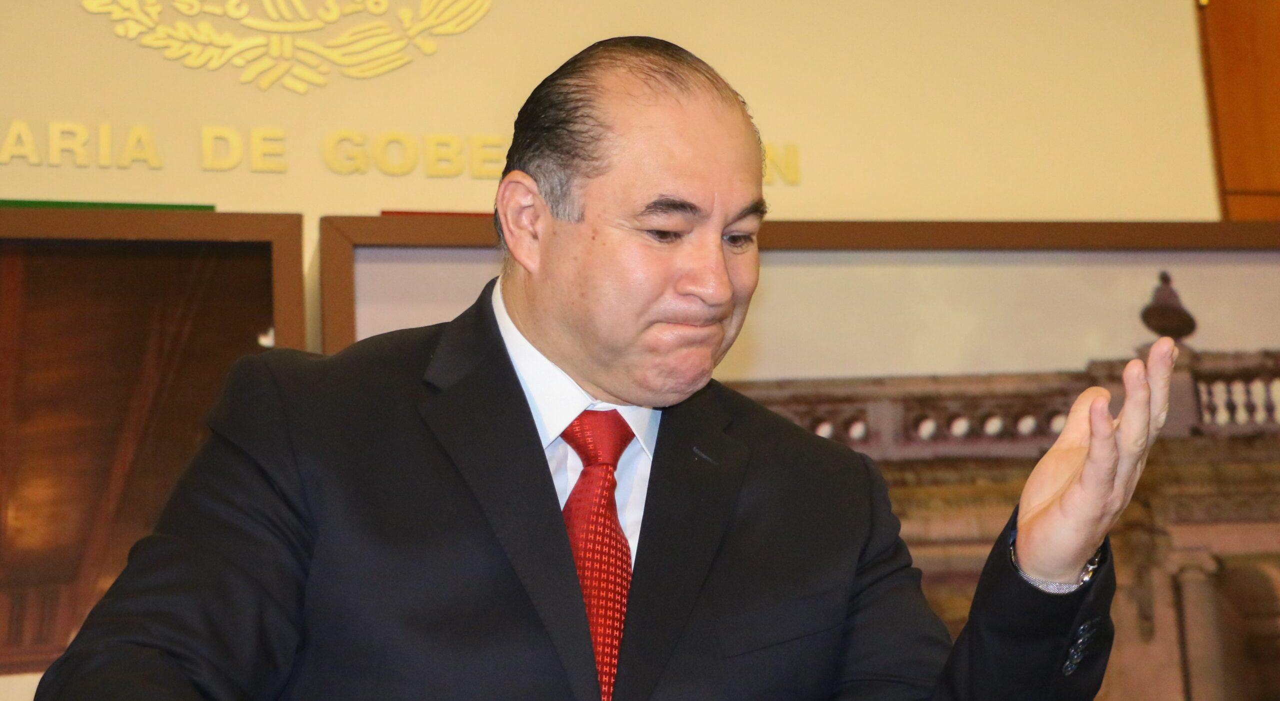 Peña despide a Enrique Galindo de la Policía Federal para investigar violaciones en Tanhuato