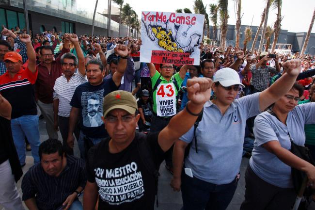 Inicia marcha por Guerrero la tercera caravana de padres de normalistas