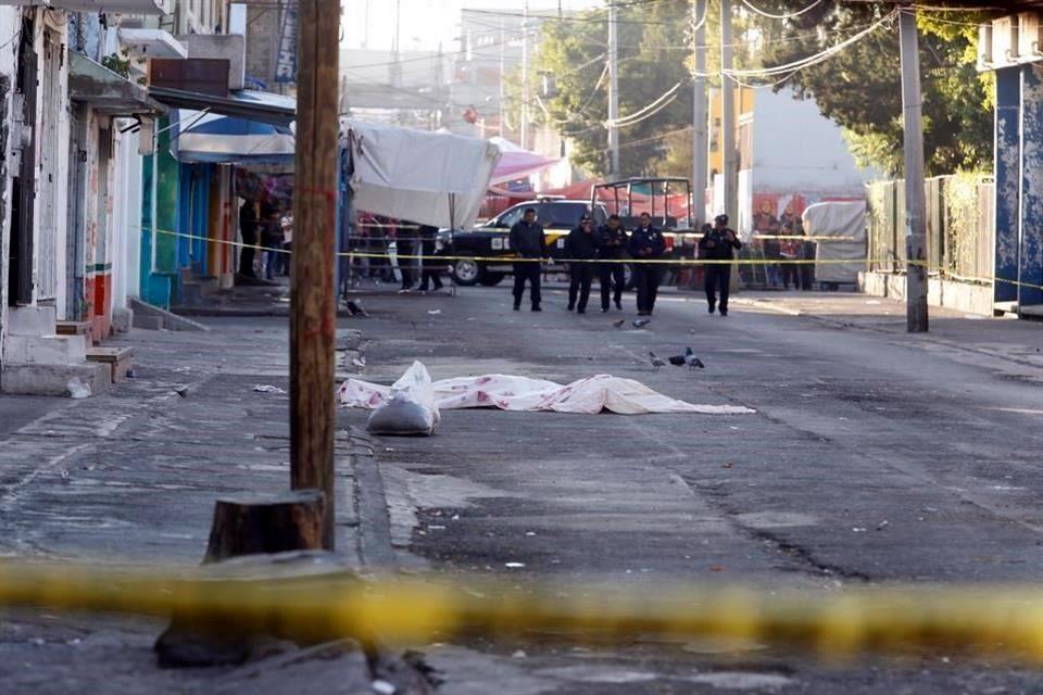 Hallan tres cadáveres en Iztapalapa con signos de tortura