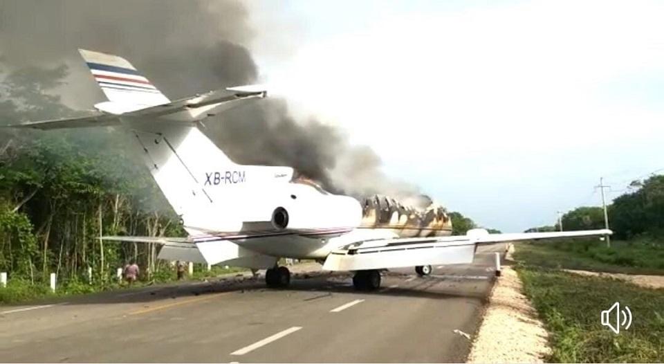 Aeronave incendiada en QRoo provenía de Sudamérica; Ejército aseguró 390 kilos de cocaína
