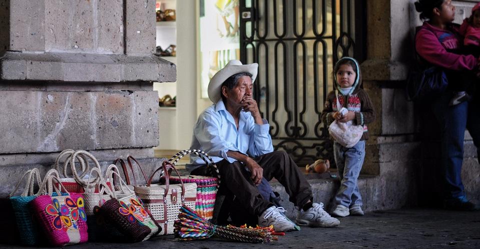 Morelos y Tabasco, los estados donde aumentó más la pobreza laboral en el último año: Semáforo Económico