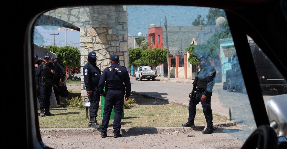 Dan de baja a policía federal por presunto nexo con el Cártel de Santa Rosa de Lima