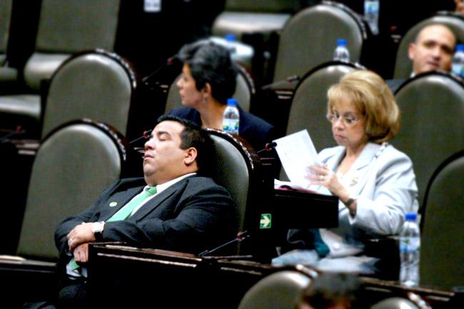 Congreso mexicano, el más perezoso de América Latina: <i>The Economist</i>