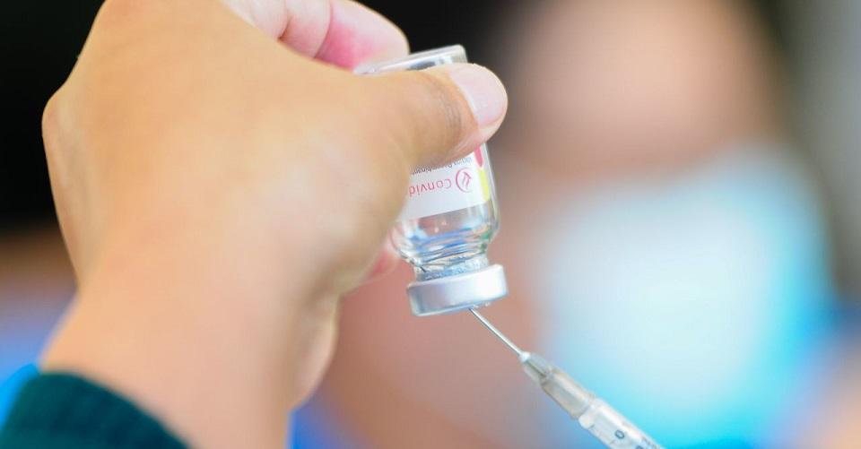 Salud registra 104 muertes por COVID y 16 millones de personas vacunadas