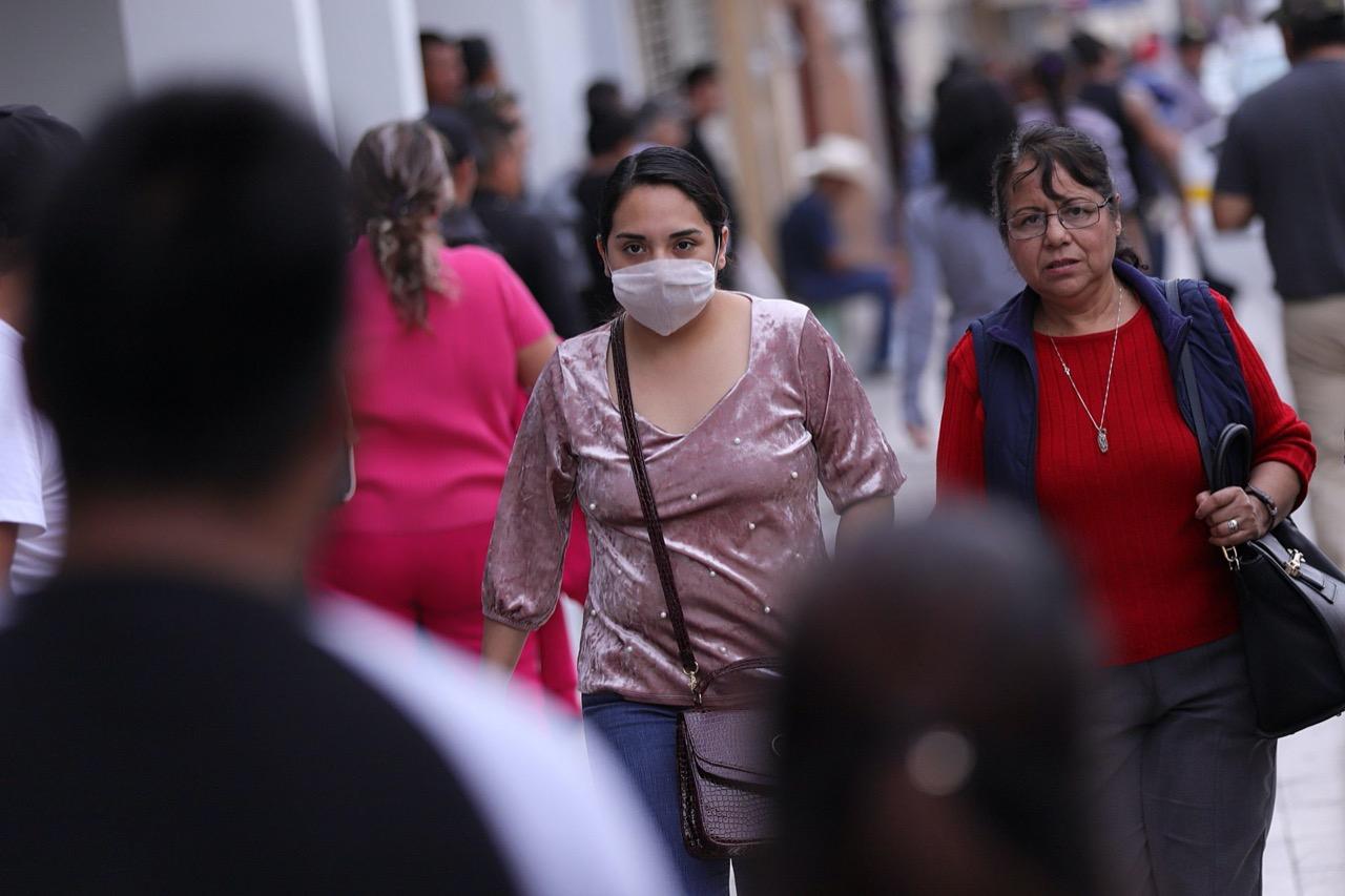 Madre con COVID-19 enfrenta el reto de cuidar a su hijo con discapacidad