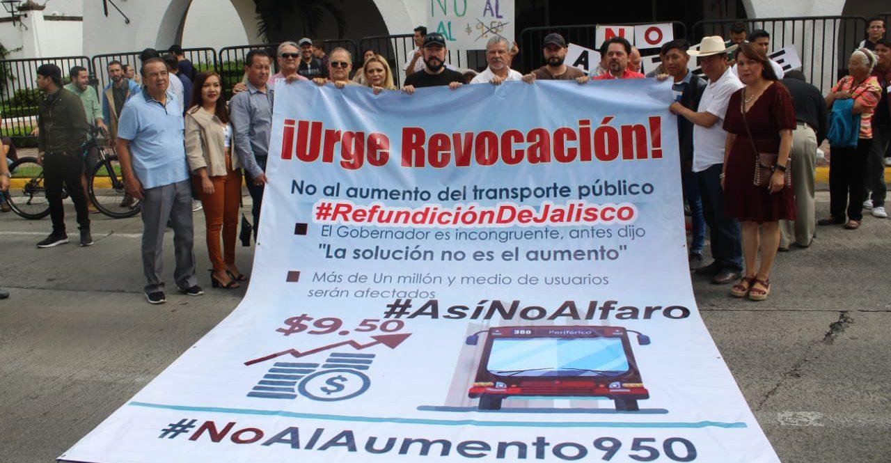 Gobernador de Jalisco justifica alza de tarifa en transporte público: está al borde del colapso, dice