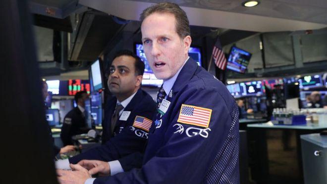 La bolsa de Nueva York cae un 4.6%, la mayor caída porcentual de Wall Street desde 2011